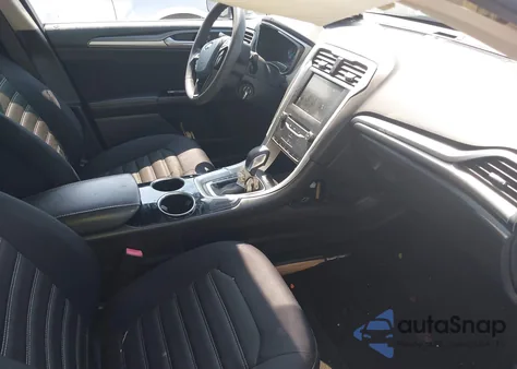 2013 Ford Fusion Se z USA, uszkodzony, nr VIN 3FA6P0H72DR102600